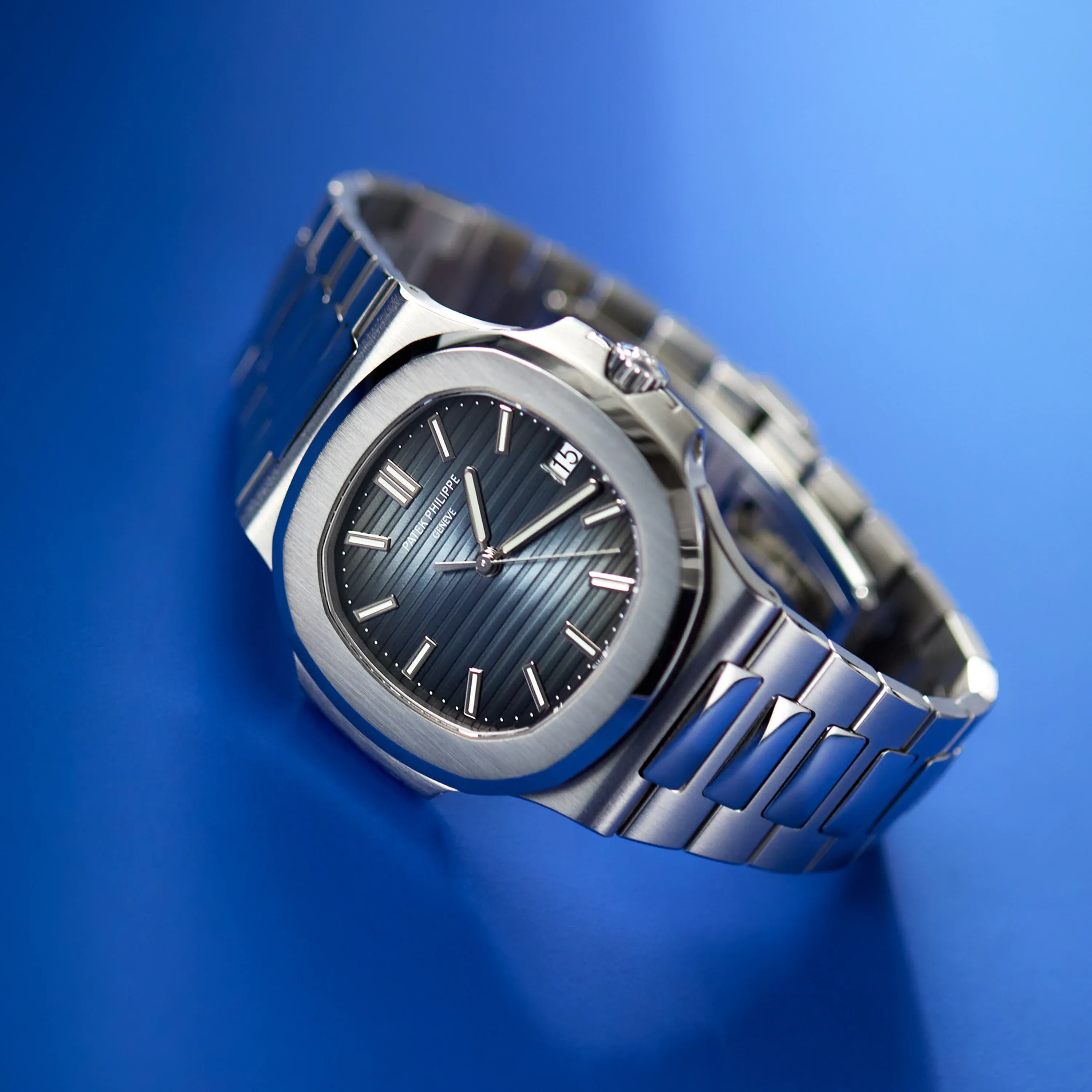 Patek Philippe Nautilus 5711: Neden Bu Üretimi Durdurulan İkon Bir Efsane Oldu?